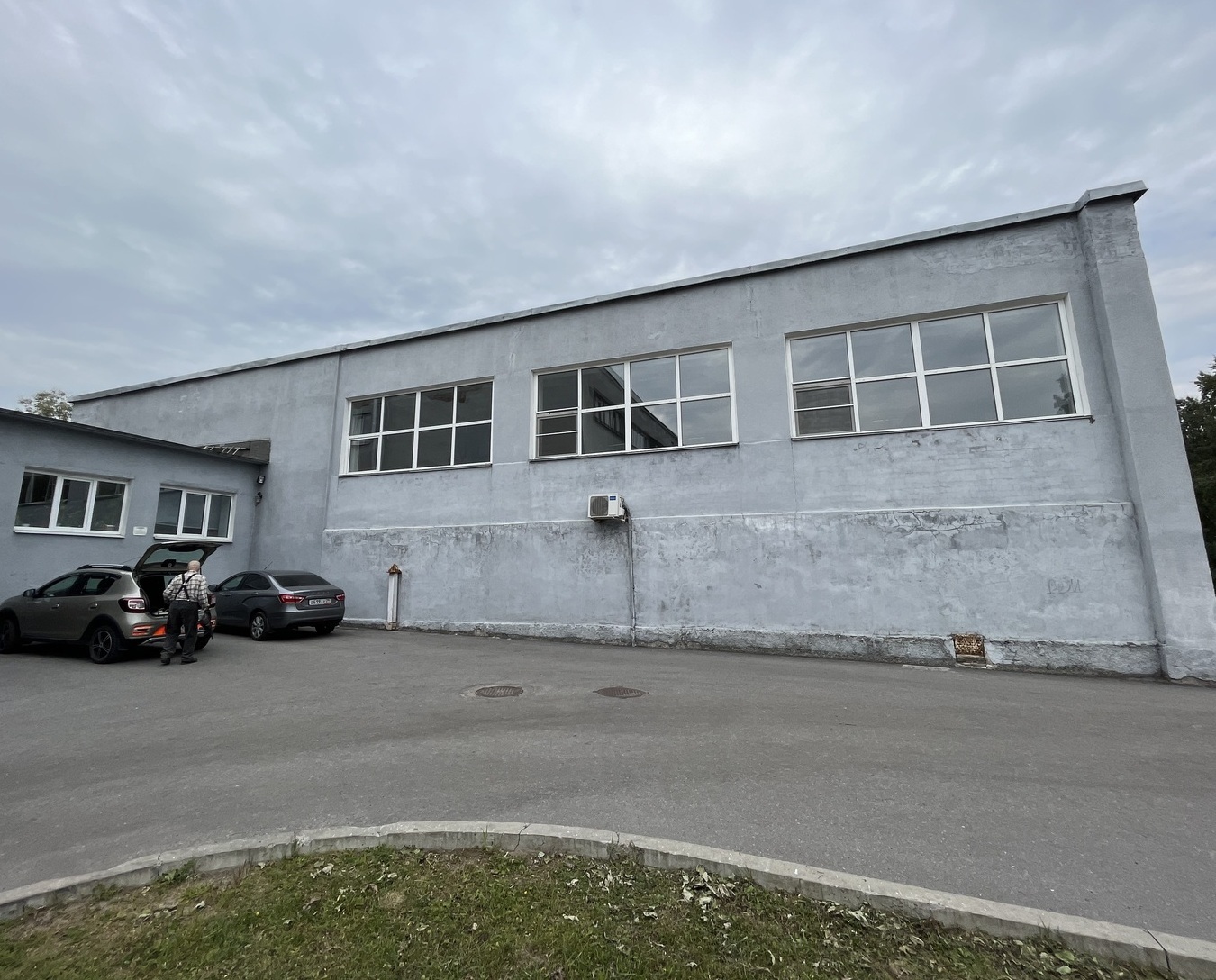 Спортивный комплекс на Никитова д.1